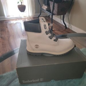 Women's Timberland Taupe Nubuck Light Size 9